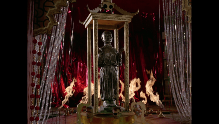 TrappedInTheSky00040