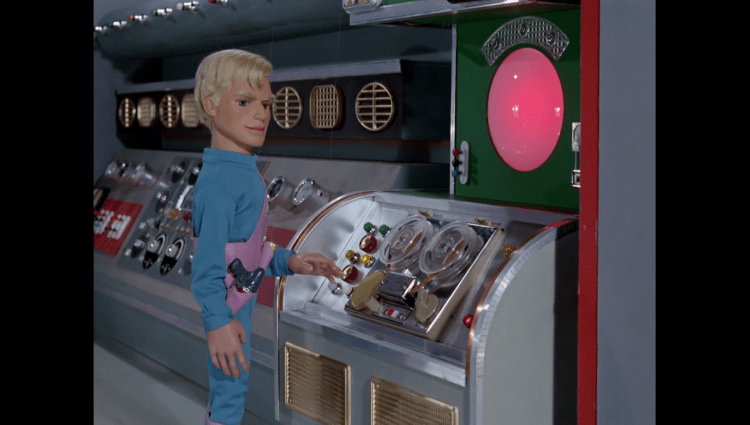 TrappedInTheSky00110