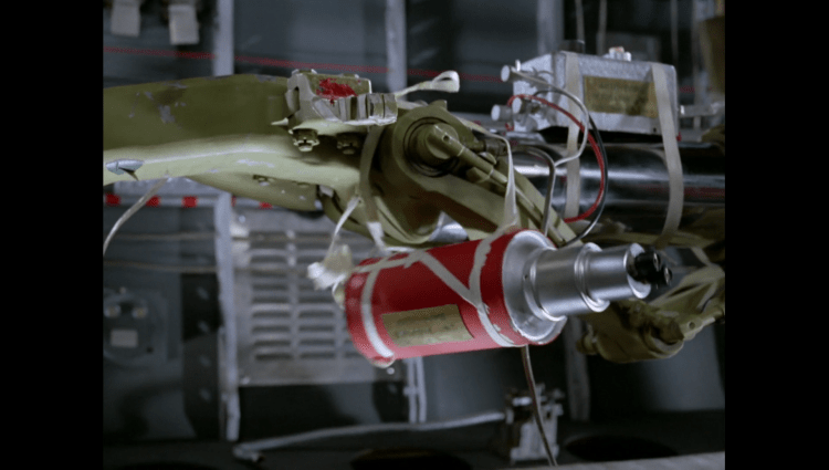 TrappedInTheSky00372